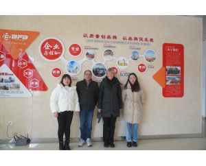 Brazilian Customers Visit The Company's Manufacturing And Production Transfer Trolley Environment And Look Forward To A Bright Future Of Cooperation